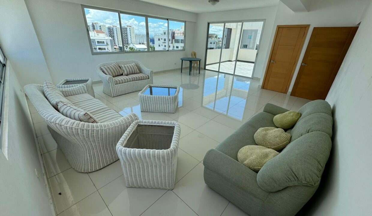 Hermoso Y Amplio Apartamento A La Venta Ubicado En Serrallés (3)