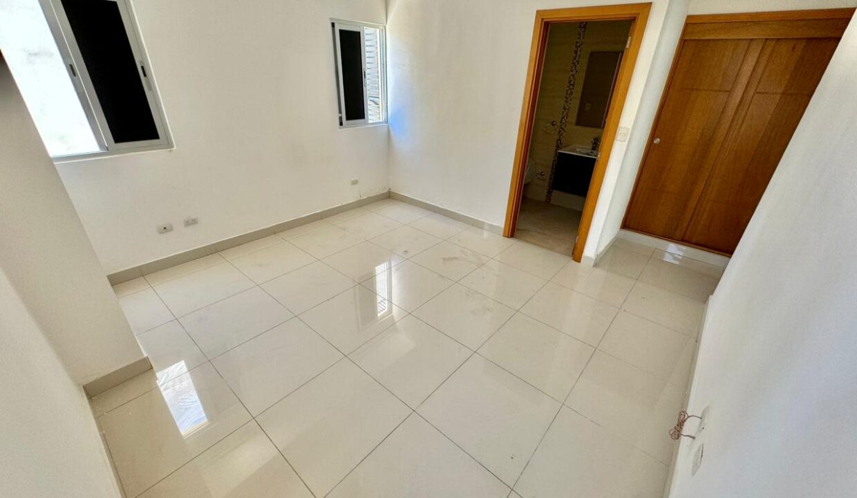 Hermoso Y Amplio Apartamento A La Venta Ubicado En Serrallés (9)