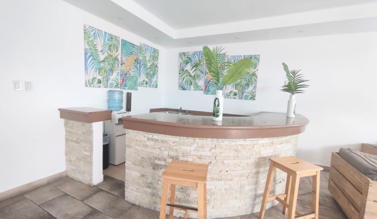 Torre De Apartamento A La Venta Ubicado En Serrallés (1)