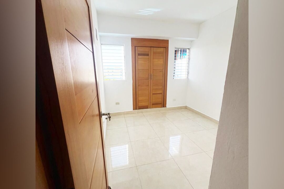 Apartamento 4to Piso con amplia terraza privada en venta San Isidro (13)