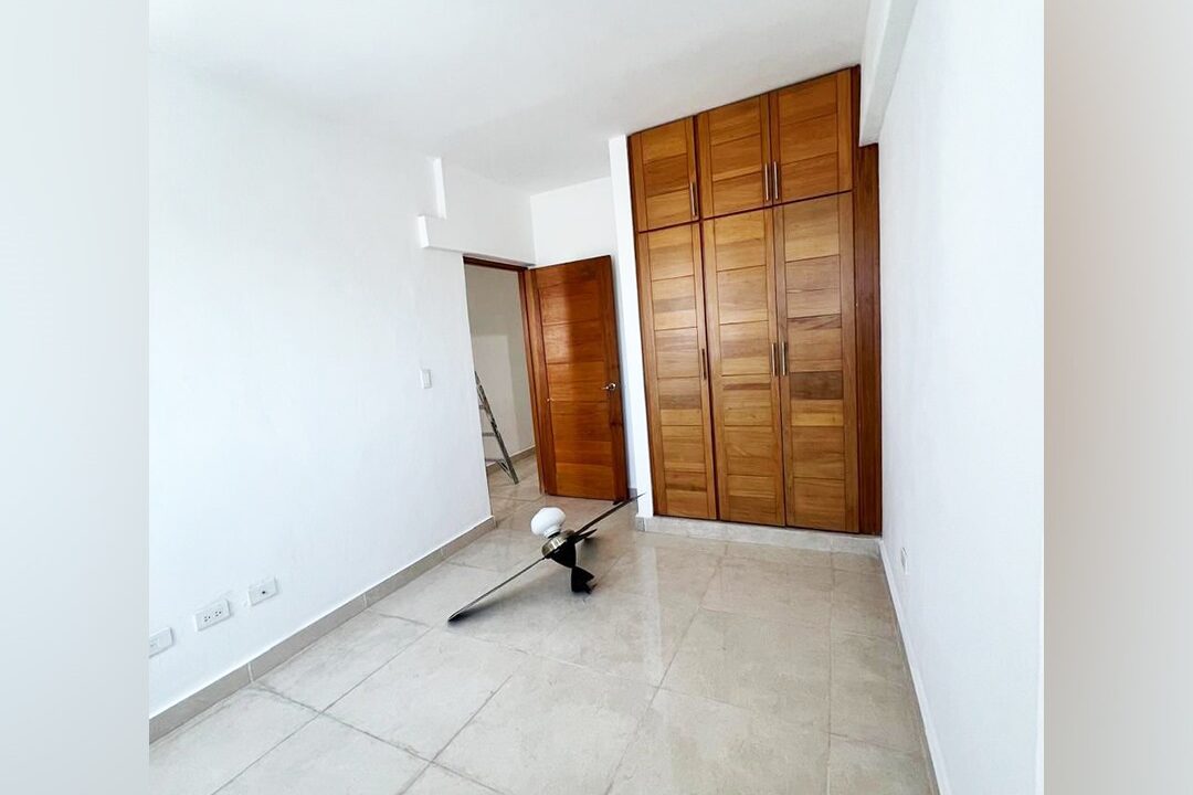 Apartamento 4to Piso con amplia terraza privada en venta San Isidro (7)