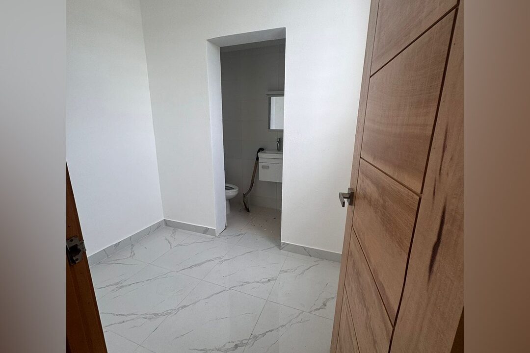 APARTAMRNTO EN ALQUILER 2DO PISO CON TERRAZA EN BRISA ORIENTAL (18)