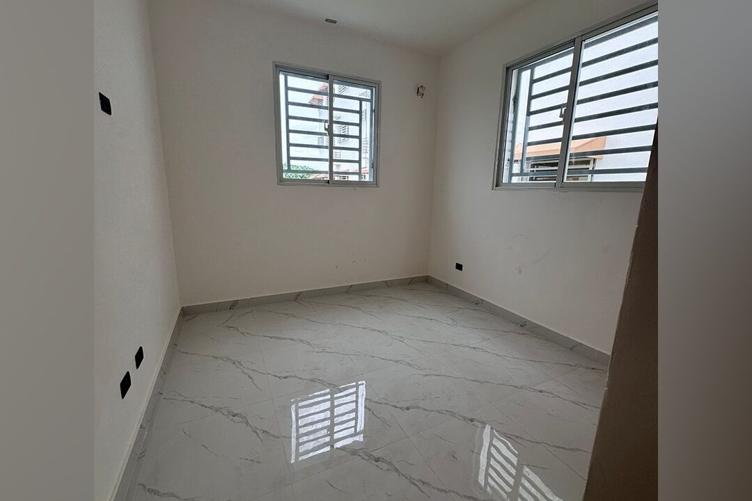 APARTAMRNTO EN ALQUILER 2DO PISO CON TERRAZA EN BRISA ORIENTAL (20)