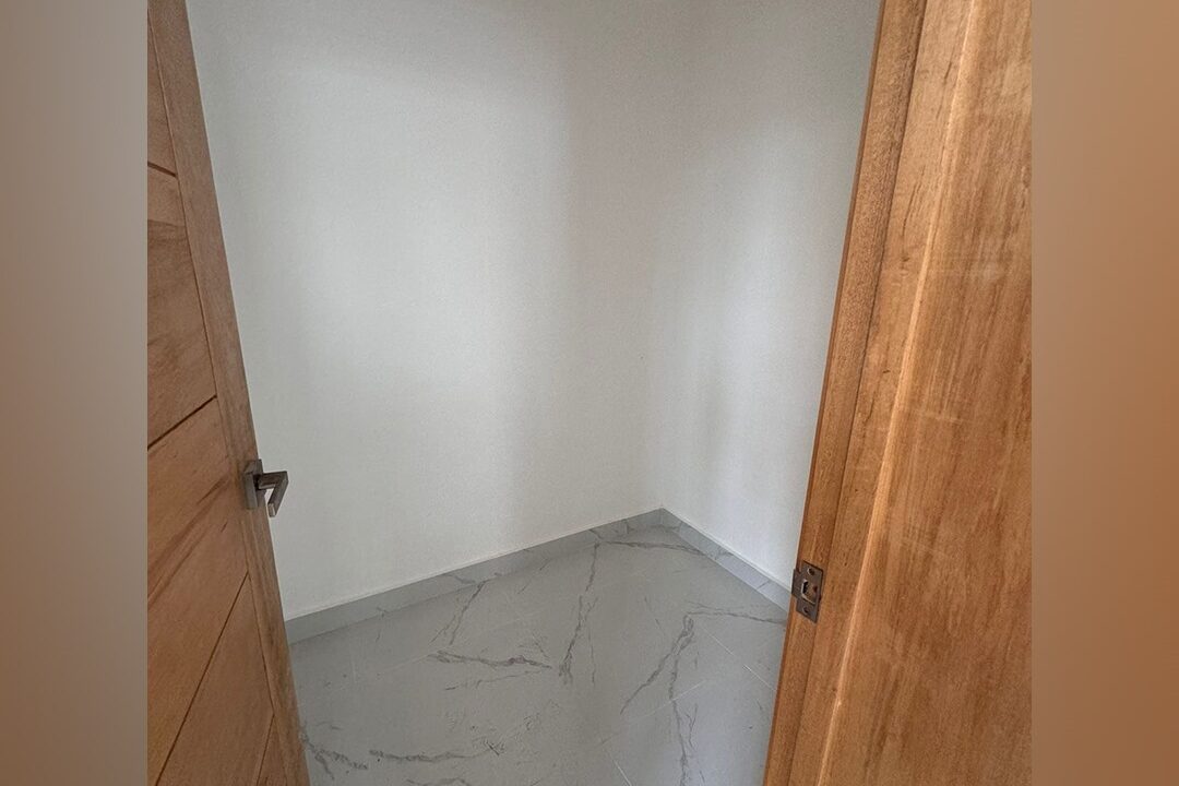 APARTAMRNTO EN ALQUILER 2DO PISO CON TERRAZA EN BRISA ORIENTAL (21)