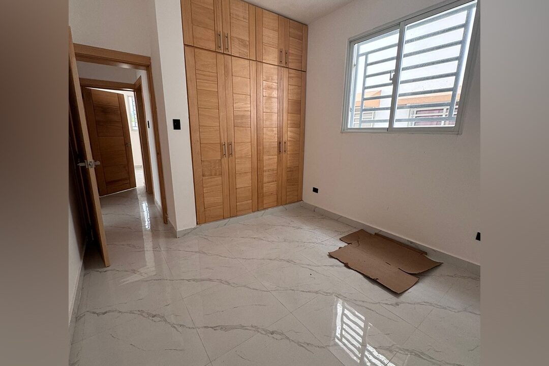 APARTAMRNTO EN ALQUILER 2DO PISO CON TERRAZA EN BRISA ORIENTAL (4)