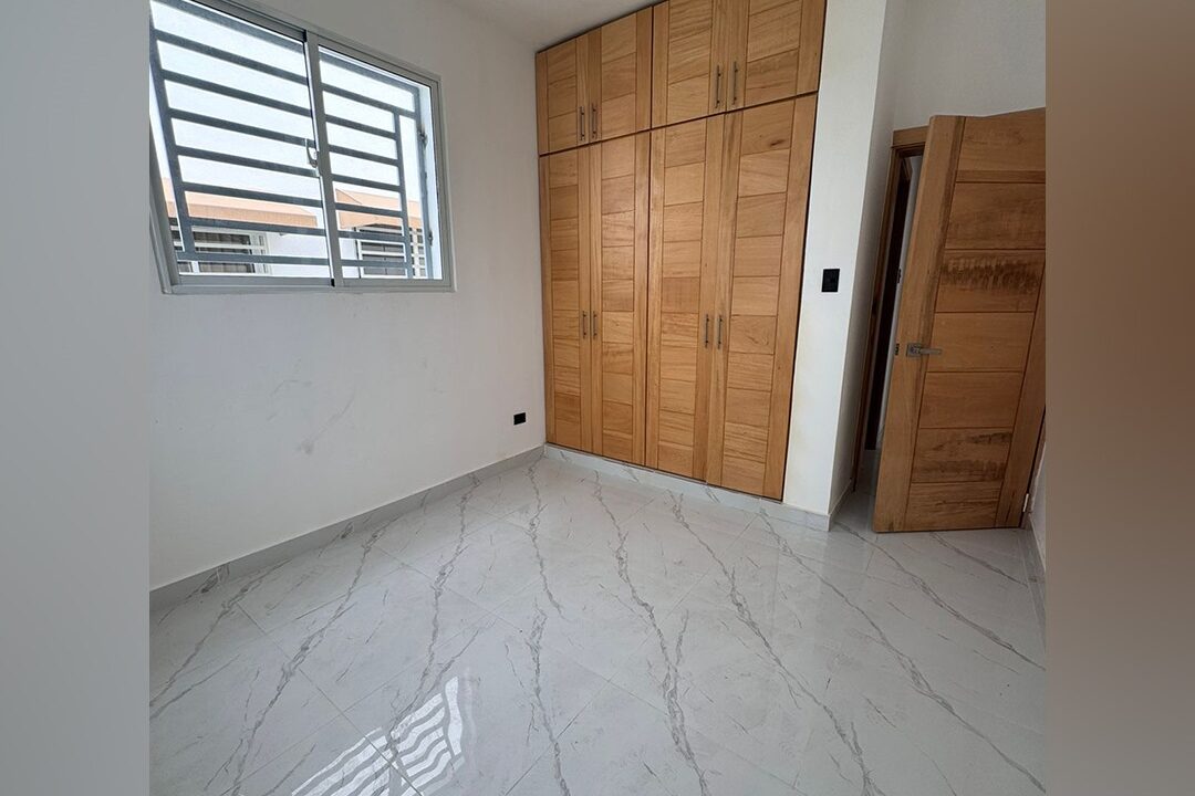 APARTAMRNTO EN ALQUILER 2DO PISO CON TERRAZA EN BRISA ORIENTAL (6)