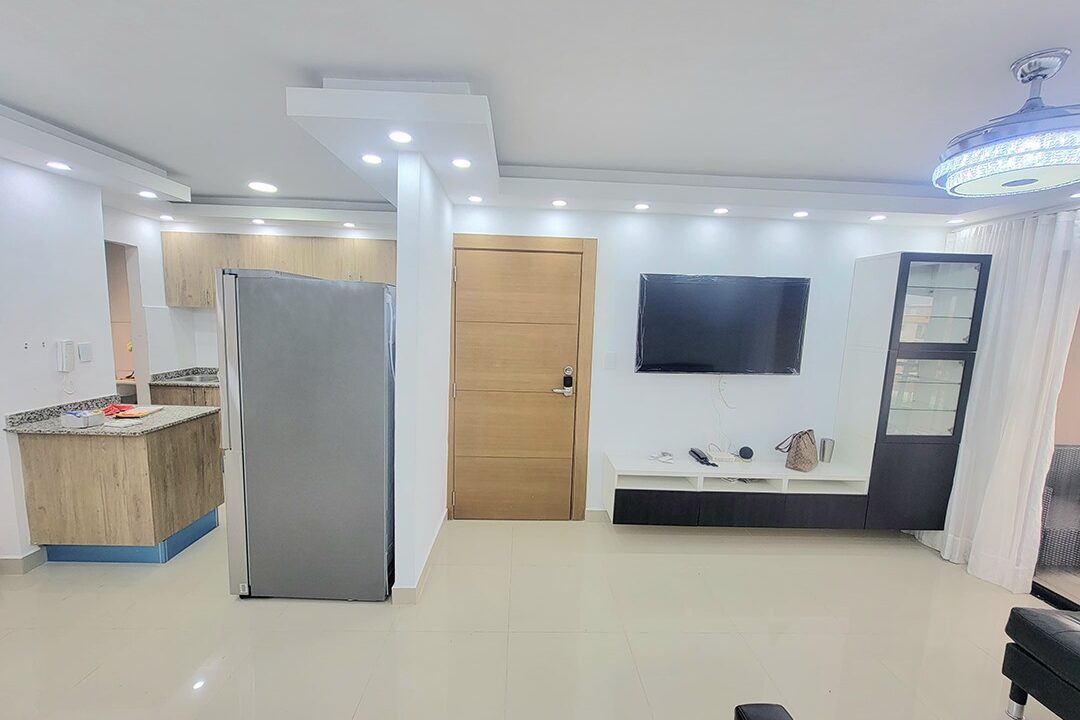 Apartamento tipo Penthouse en la Ave. Ecológica con terraza (9)