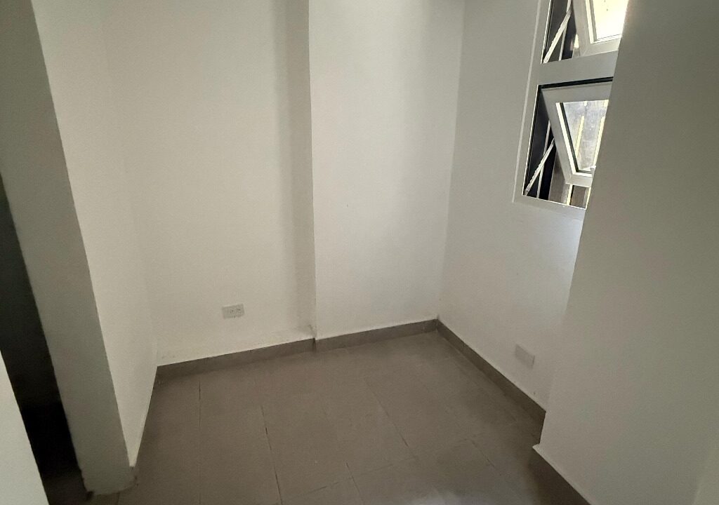 Apartamento de 3 habitaciones en venta Evaristo Morales (16)