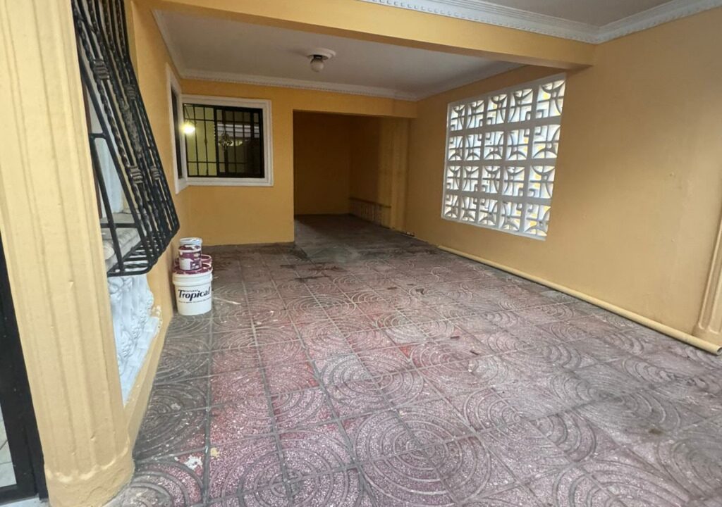 Casa mas local en venta de 4 habitaciones Alma Rosa II (19)