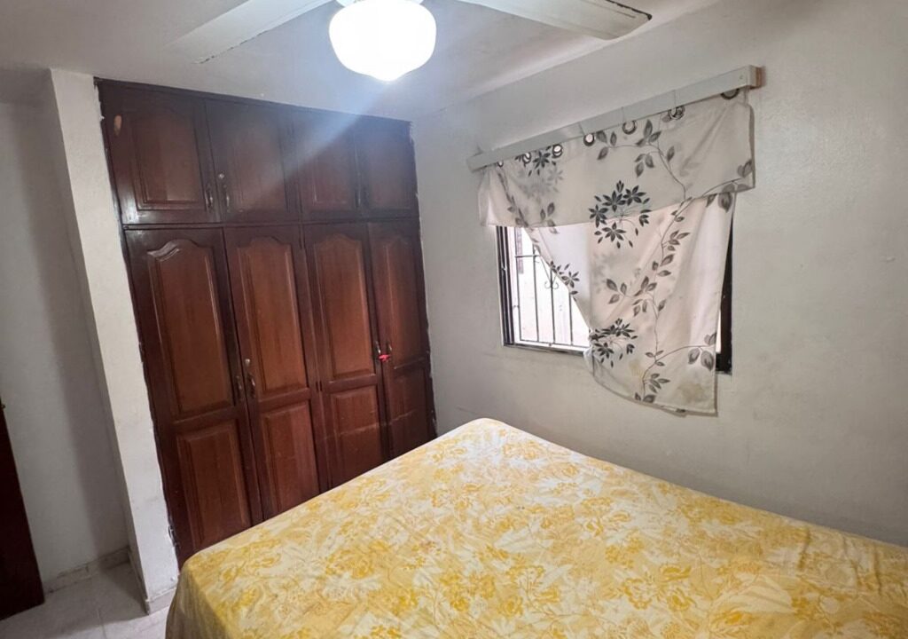 Casa mas local en venta de 4 habitaciones Alma Rosa II (24)