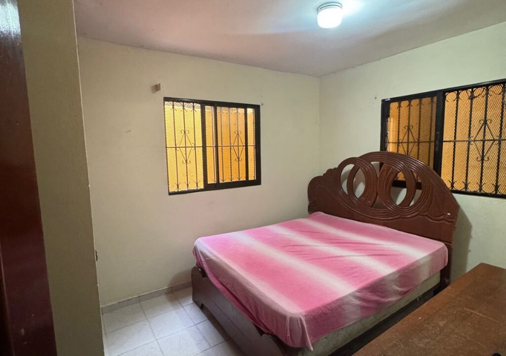Casa mas local en venta de 4 habitaciones Alma Rosa II (43)