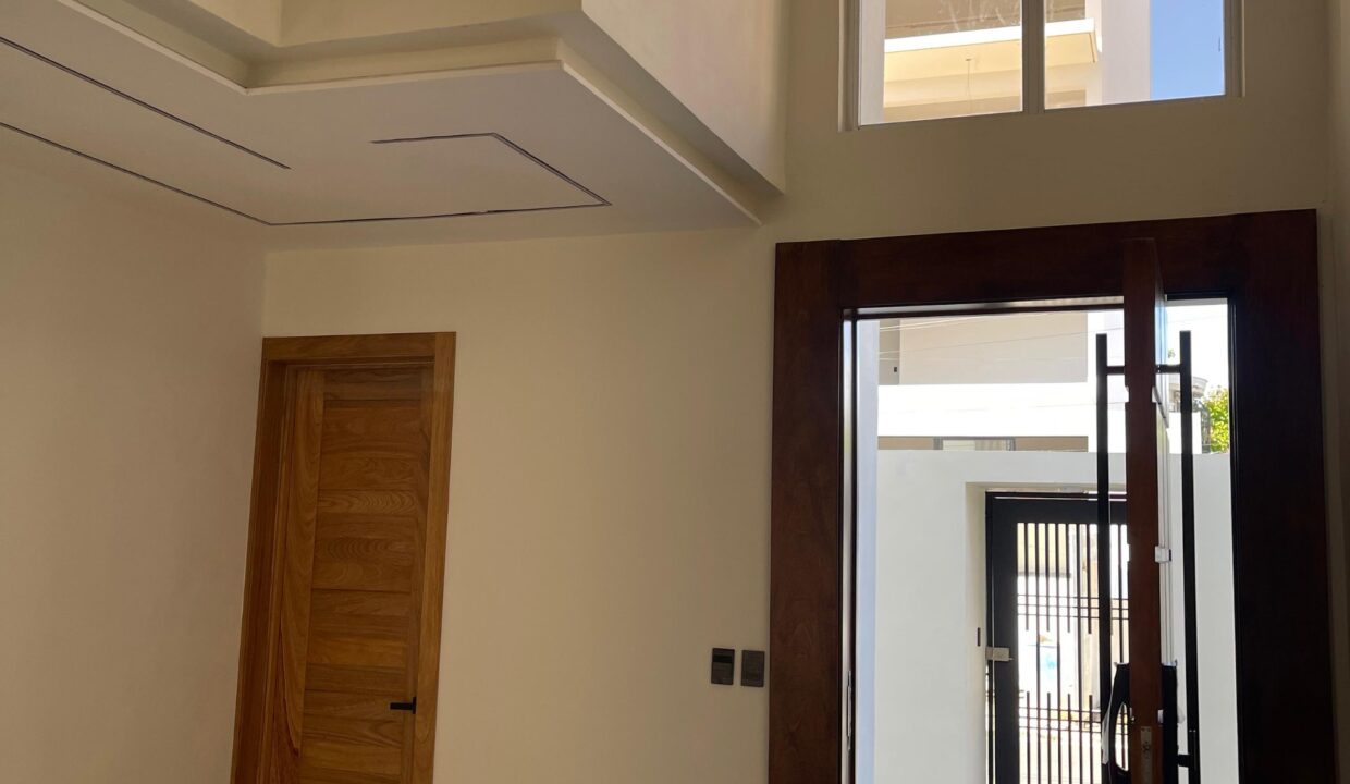 Casa de 2 niveles en venta Mirador del Este (11)