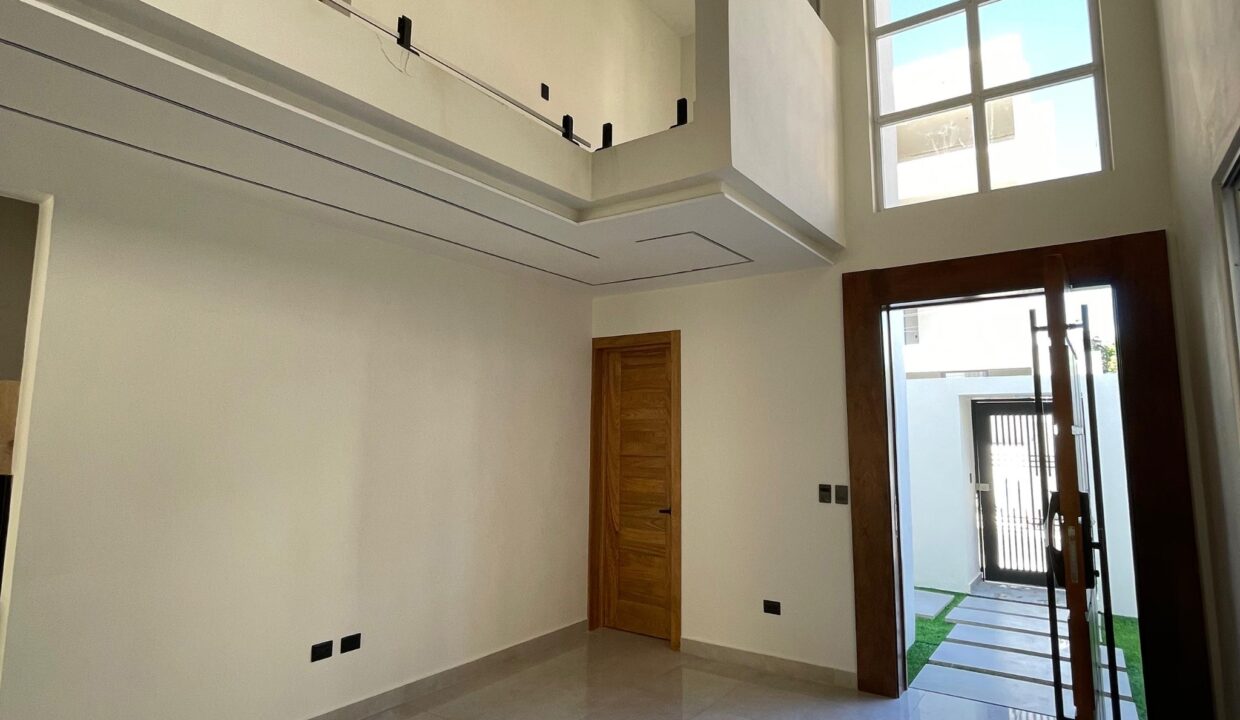 Casa de 2 niveles en venta Mirador del Este (12)