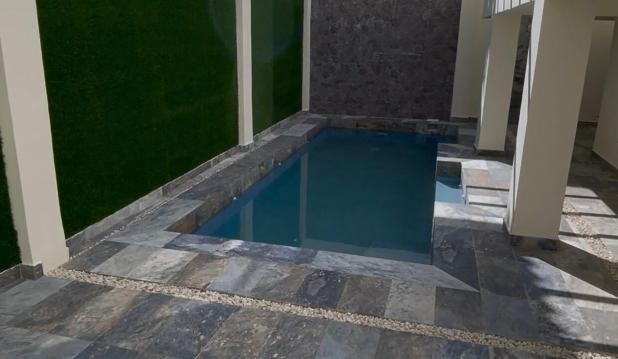 Casa de 2 niveles en venta Mirador del Este (15)