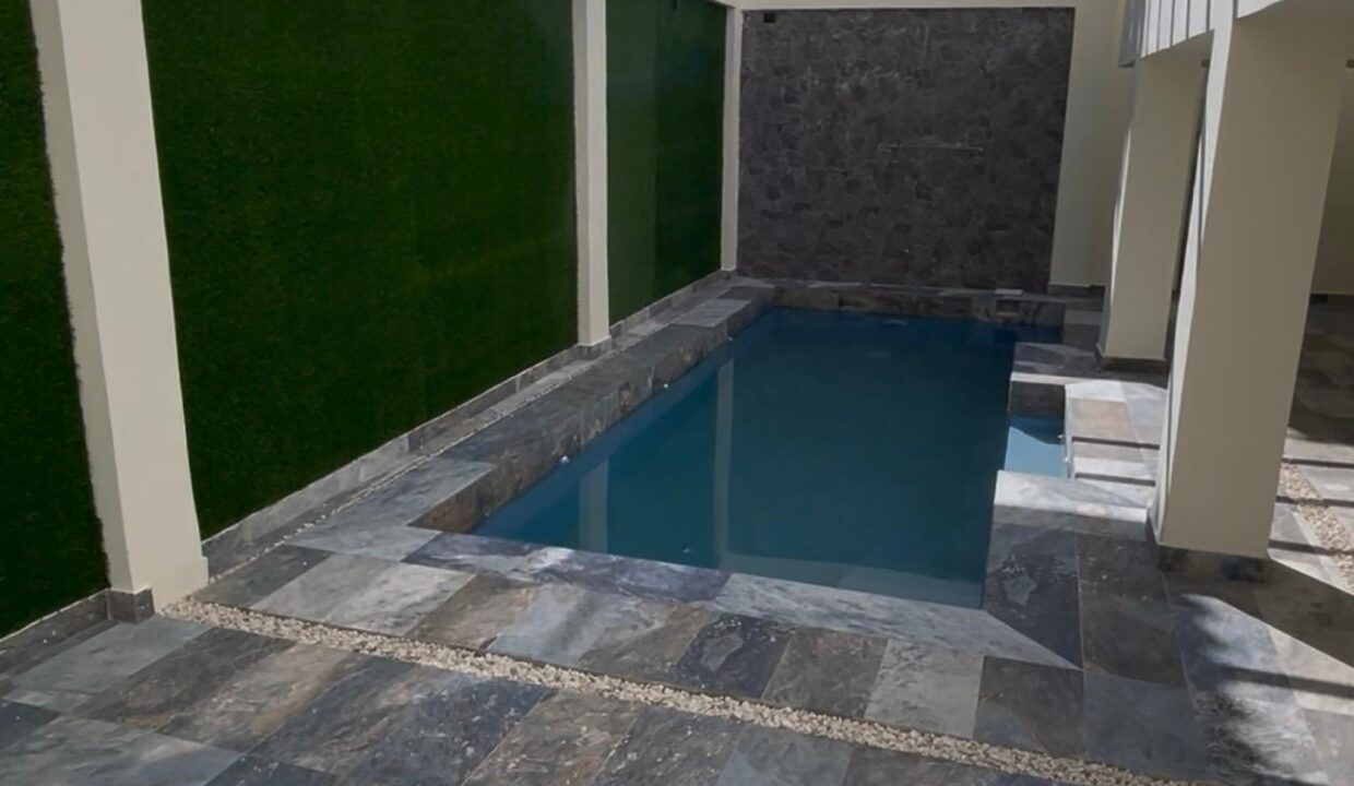 Casa de 2 niveles en venta Mirador del Este (17)