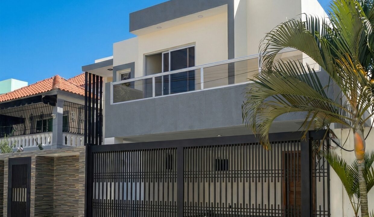 Casa de 2 niveles en venta Mirador del Este (2)