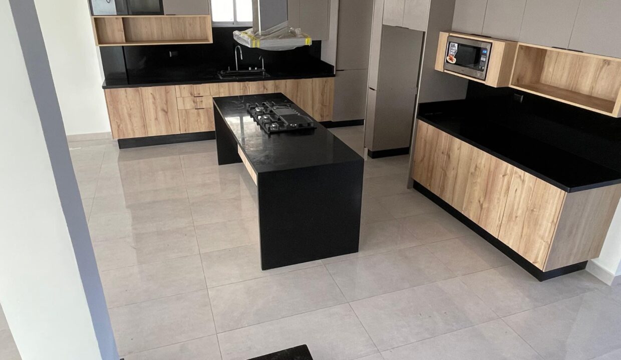 Casa de 2 niveles en venta Mirador del Este (7)