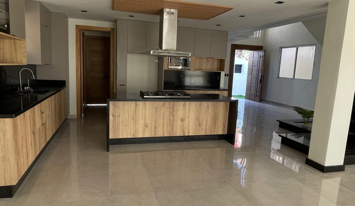 Casa de 2 niveles en venta Mirador del Este (8)