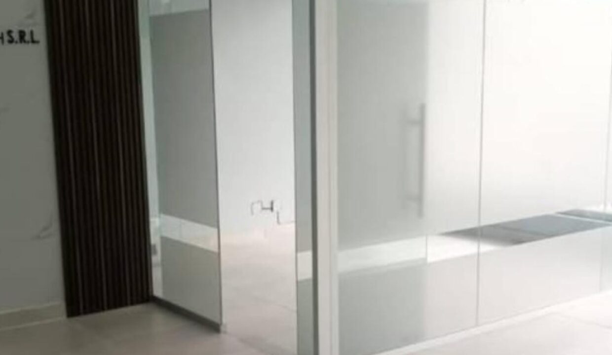 Alquiler De Local En Primer Piso Visible En Plaza Imperia En Santo Domingo (6)